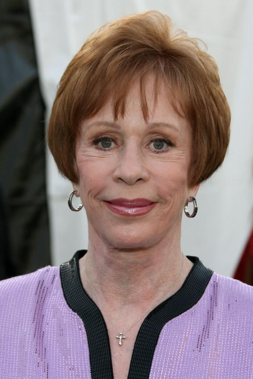 Carol Burnett at the 5th Annual TV Land Awards held at Barker Hangar.