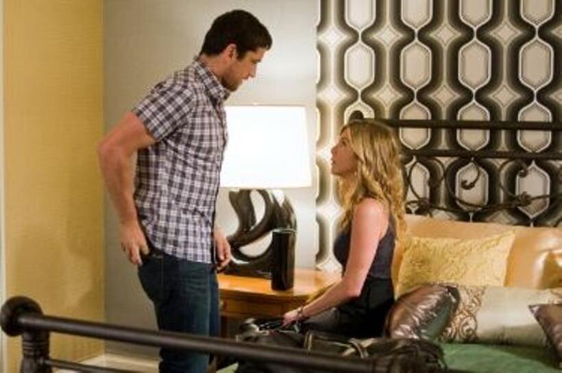 Gerard Butler and Jennifer Aniston in "The Bounty Hunter."