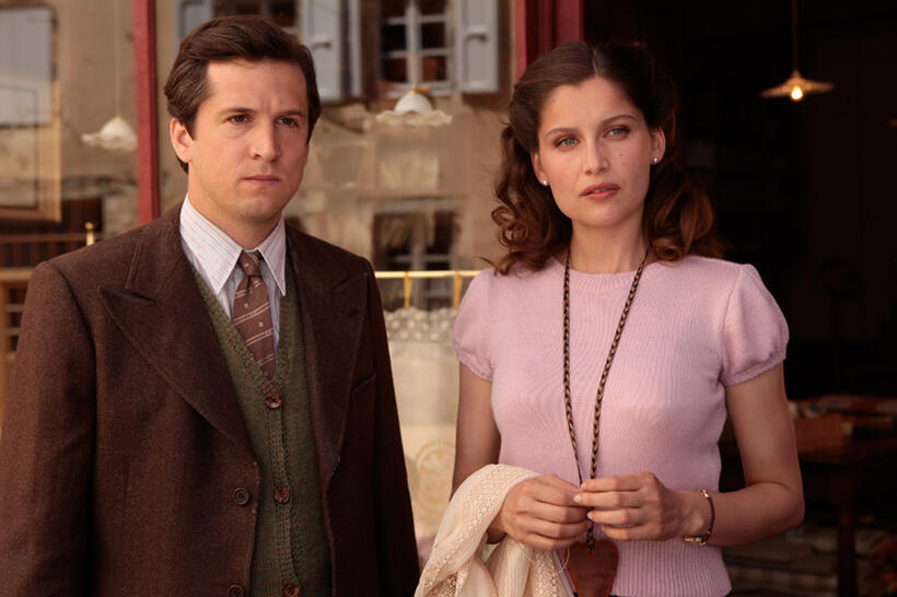 Guillaume Canet and Laetitia Casta in "War of the Buttons."