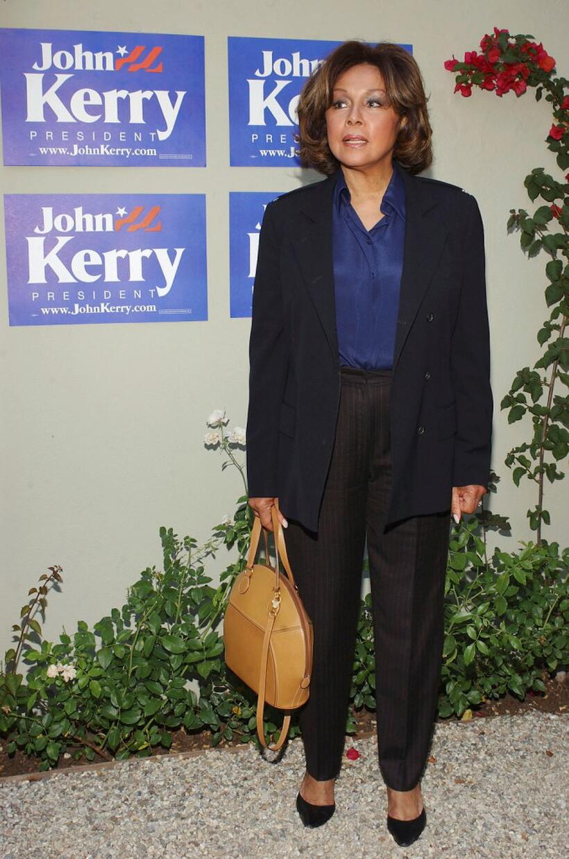 Diahann Carroll at the "Lift Ev'ry Vote" Hollywood fundraiser for Democratic Presidential frontrunner John Kerry.