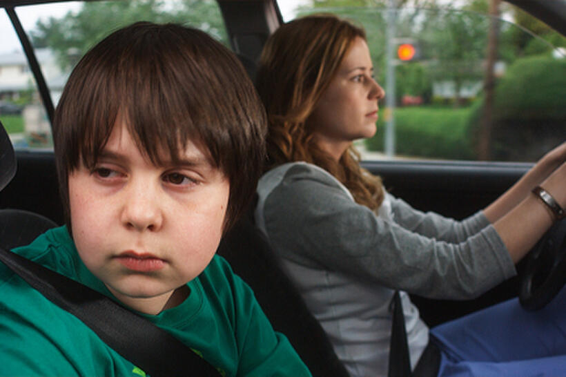 Daniel Yelsky as Dennis and Jenna Fischer as Laura in ``A Little Help.''