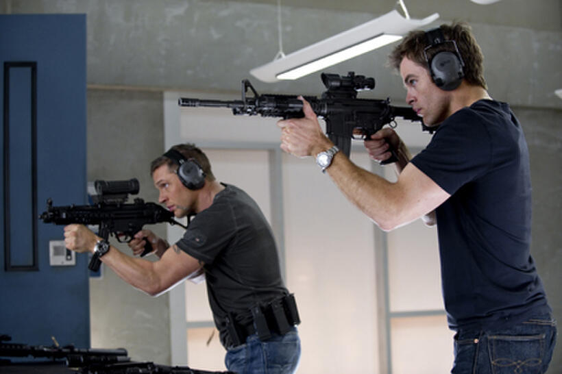 Tom Hardy as Tuck and Chris Pine as FDR Foster in ``This Means War.''