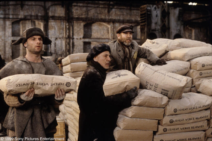 A scene from the film "Jakob the Liar."