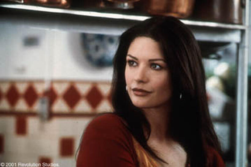 Catherine Zeta-Jones stars as Gwen Harrison in the Revolution Studios/Columbia Pictures romantic comedy AMERICA'S SWEETHEARTS.