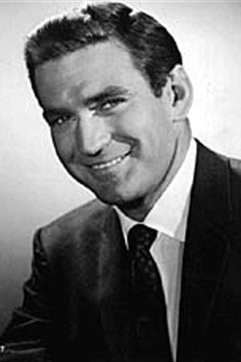 Rod Taylor as Mitch Brenner in "The Birds."