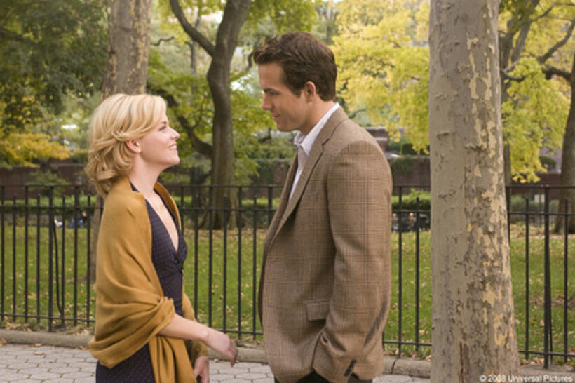 Elizabeth Banks and Ryan Reynolds in "Definitely, Maybe."