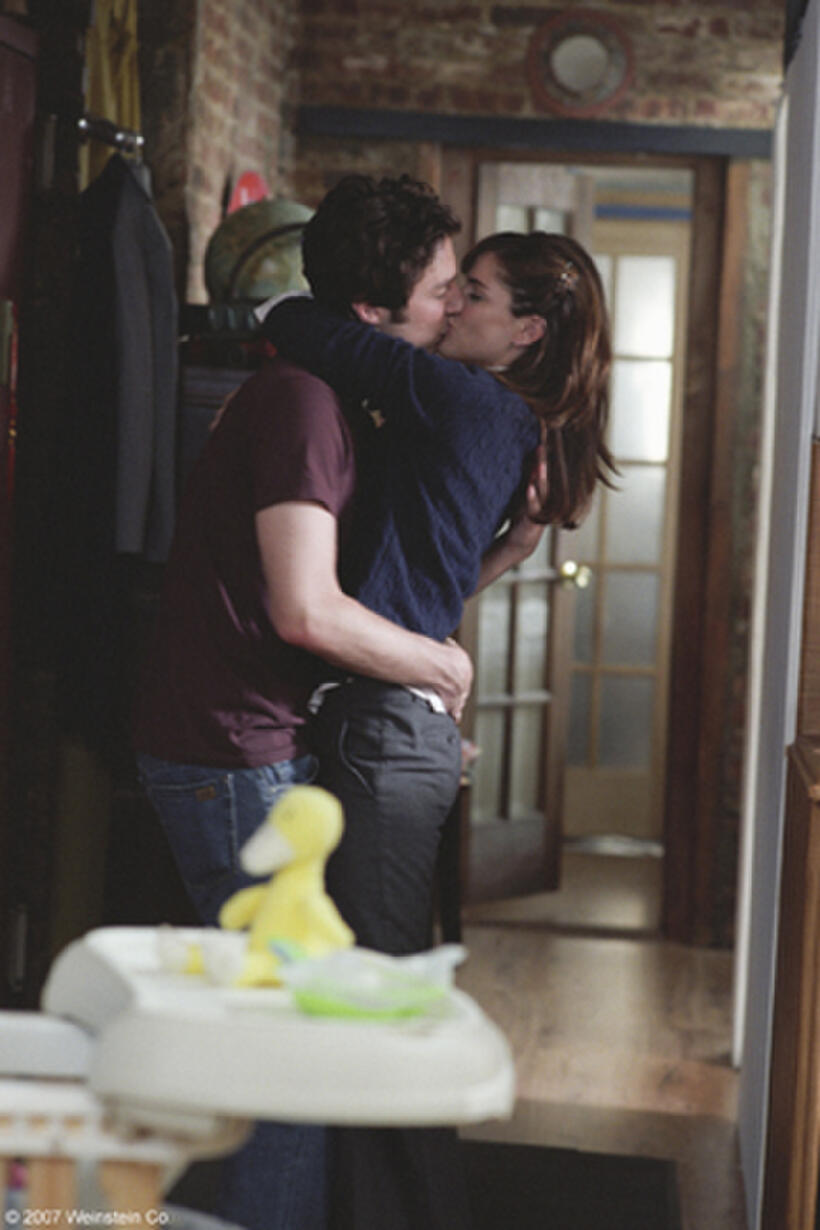 Zach Braff and Amanda Peet in "The Ex."