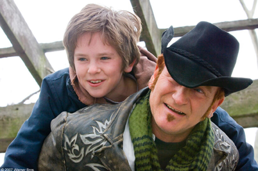 Freddie Highmore and Robin Williams in "August Rush."