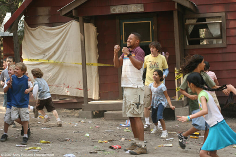 Cuba Gooding Jr. and Josh McLerran in "Daddy Day Camp."