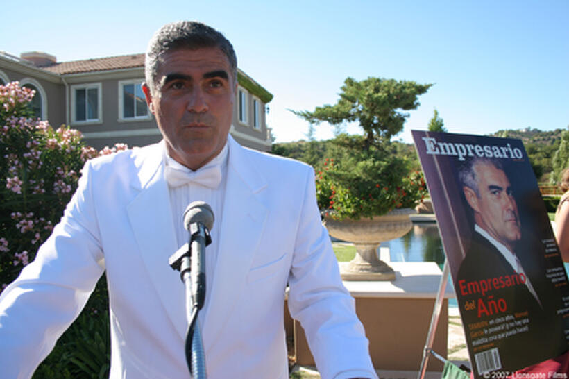 Saul Lisazo in "Ladron que Roba a Ladron."