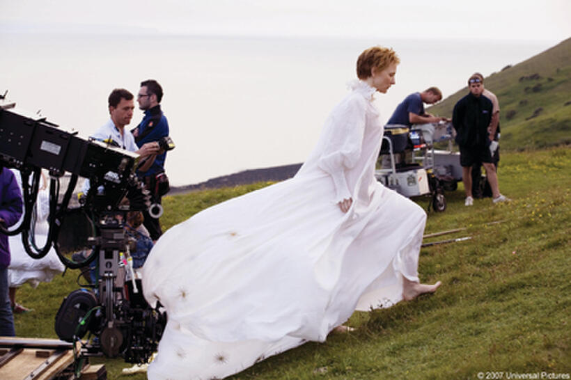 On the set of the film "Elizabeth: The Golden Age."