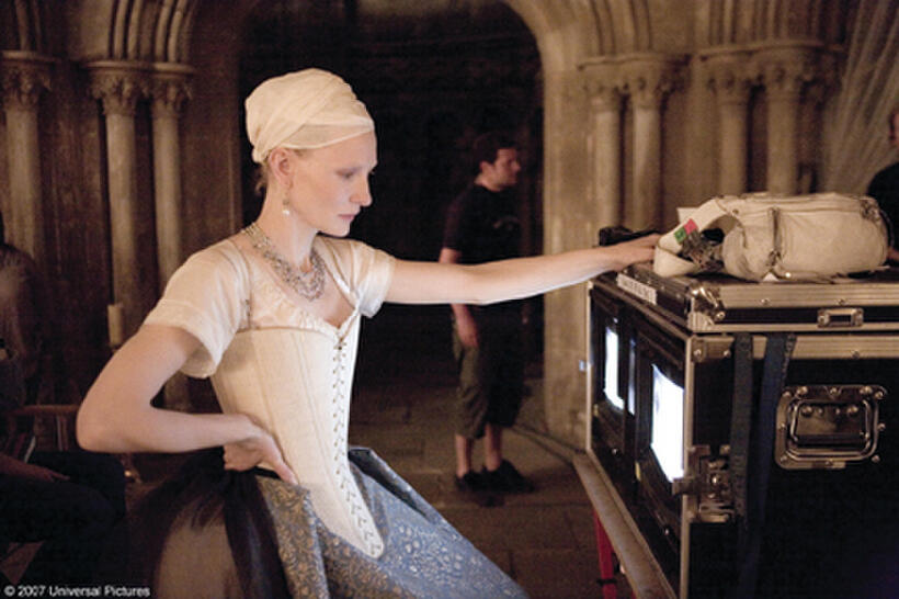 On the set of the film "Elizabeth: The Golden Age."
