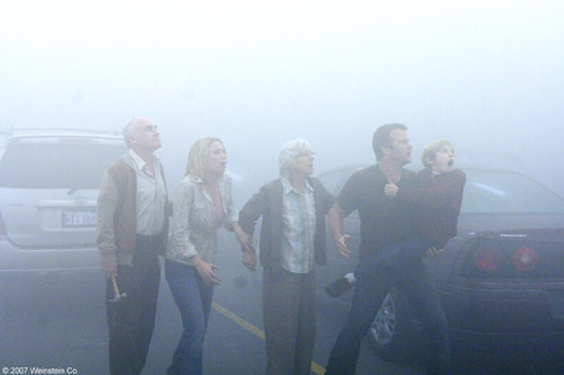 Frances Sternhagen, Laurie Holden, Thomas Jane, Nathan Gamble in "The Mist."