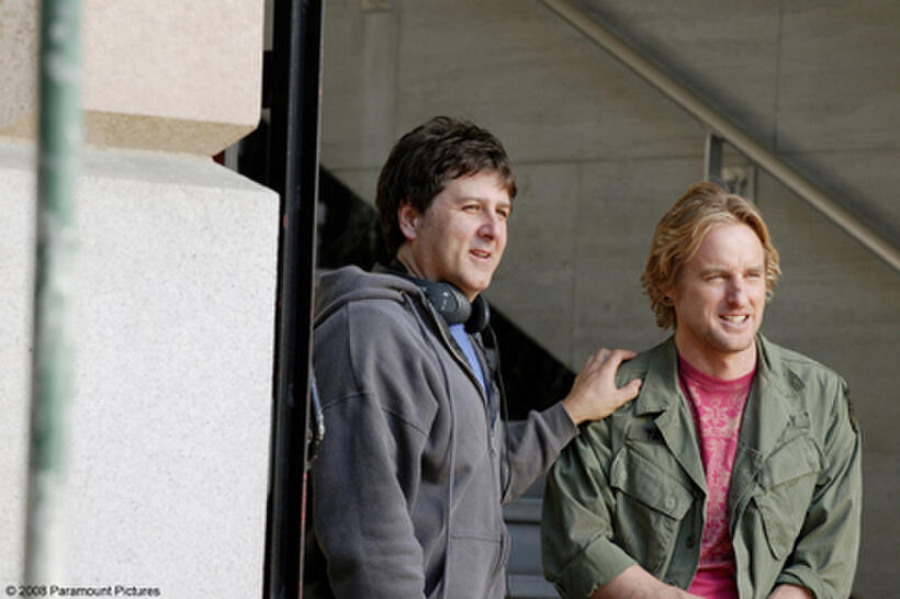 Director Steven Brill and Owen Wilson on the set of "Drillbit Taylor."
