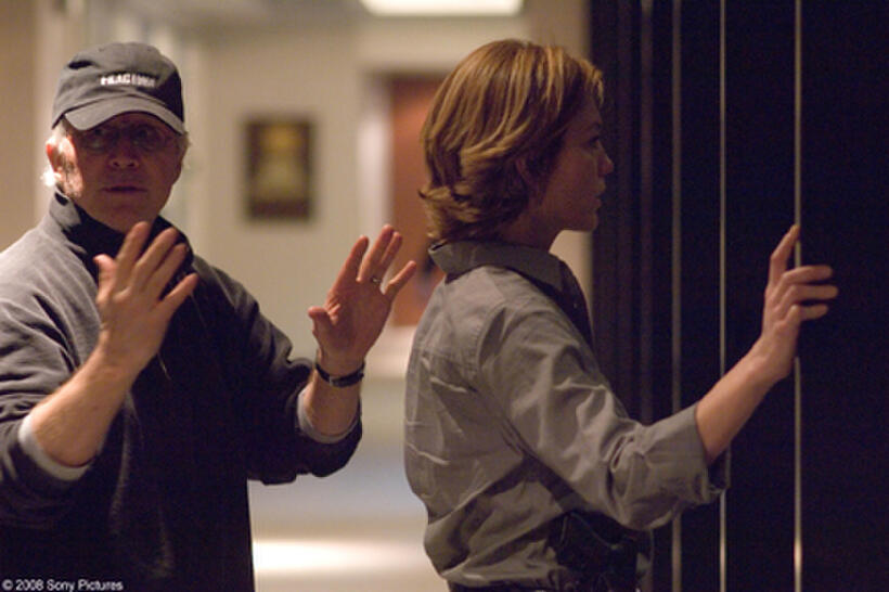 On the set of "Untraceable."