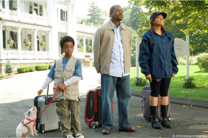 Albert the Pig, Eshaya Draper, Martin Lawrence and Raven Symone in "College Road Trip."