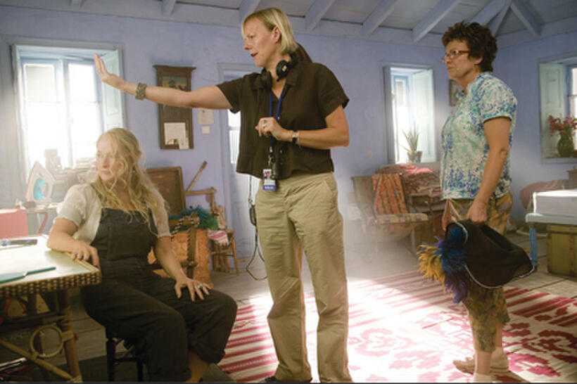 MERYL STREEP as Donna Sheridan, director PHYLLIDA LLOYD and JULIE WALTERS as Rosie Rice on the set of "Mamma Mia!"