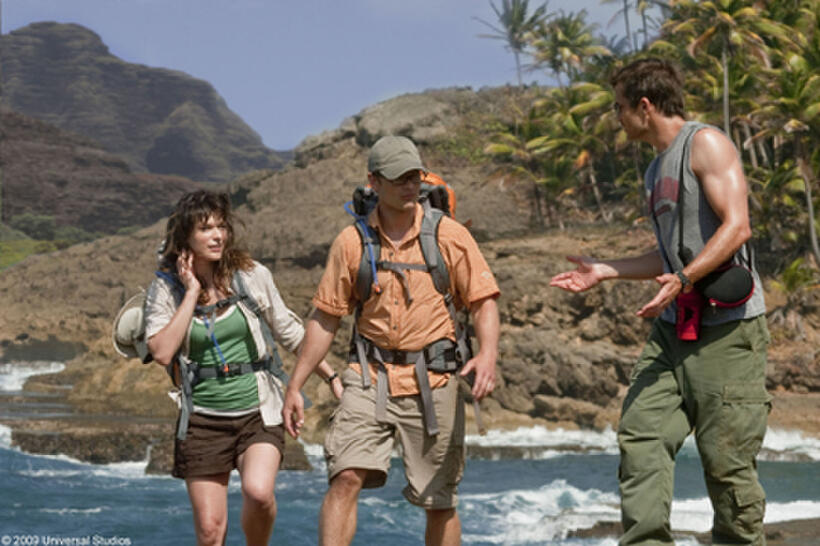 Milla Jovovich as Cydney, Steve Zahn as Cliff and Timothy Olyphant as Nick in "A Perfect Getaway."