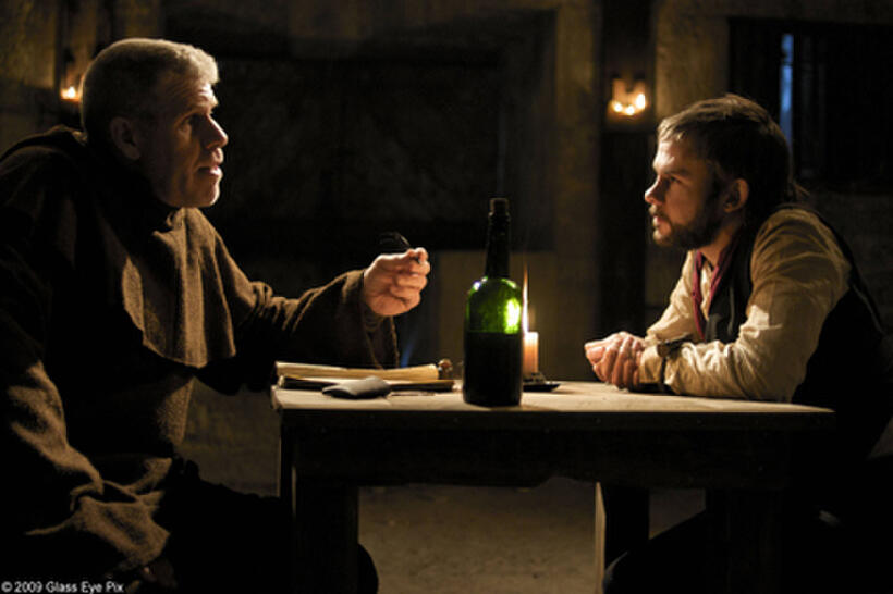 Ron Perlman as Father Duffy and Dominic Monaghan as Arthur Blake in "I Sell the Dead."