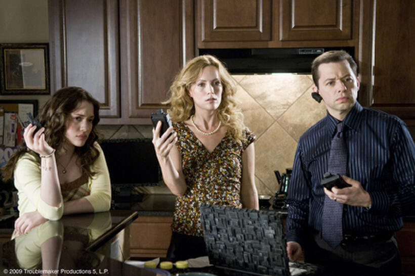 Kat Dennings as Stacey Thompson, Leslie Mann as Mom Thompson and Jon Cryer as Dad Thompson in "Shorts."