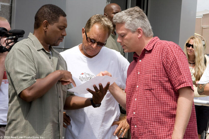  Mykelti Williamson, director David R. Ellis and producer Craig Perry on the set of "The Final Destination."