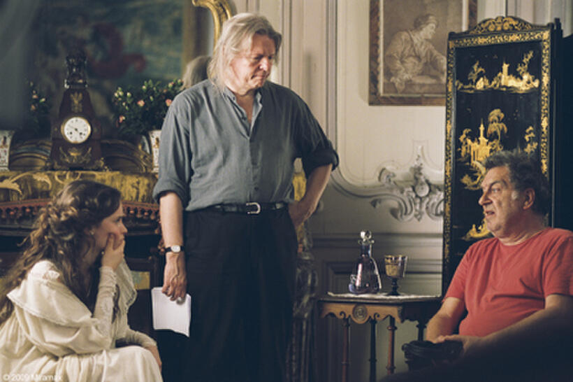 Felicity Jones, screenwriter Christopher Hampton and director Stephen Frears on the set of "Cheri."
