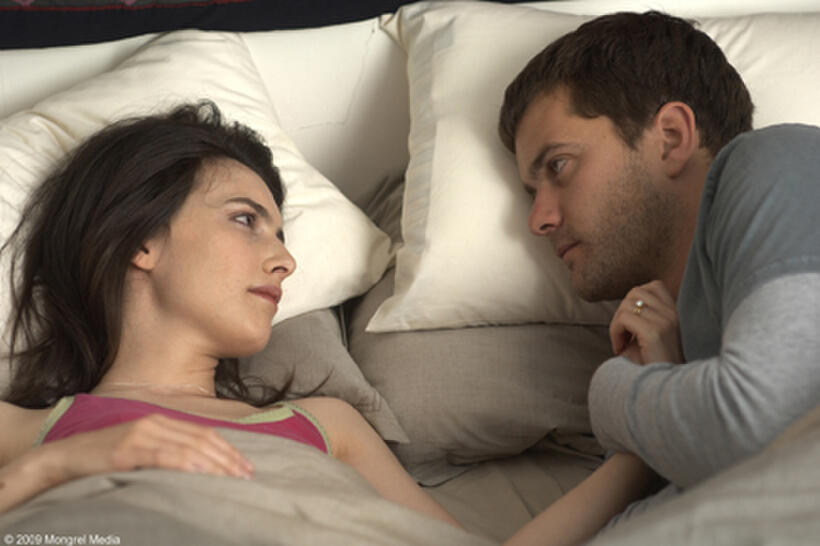 Liane Balaban as Samantha and Joshua Jackson as Ben in "One Week."