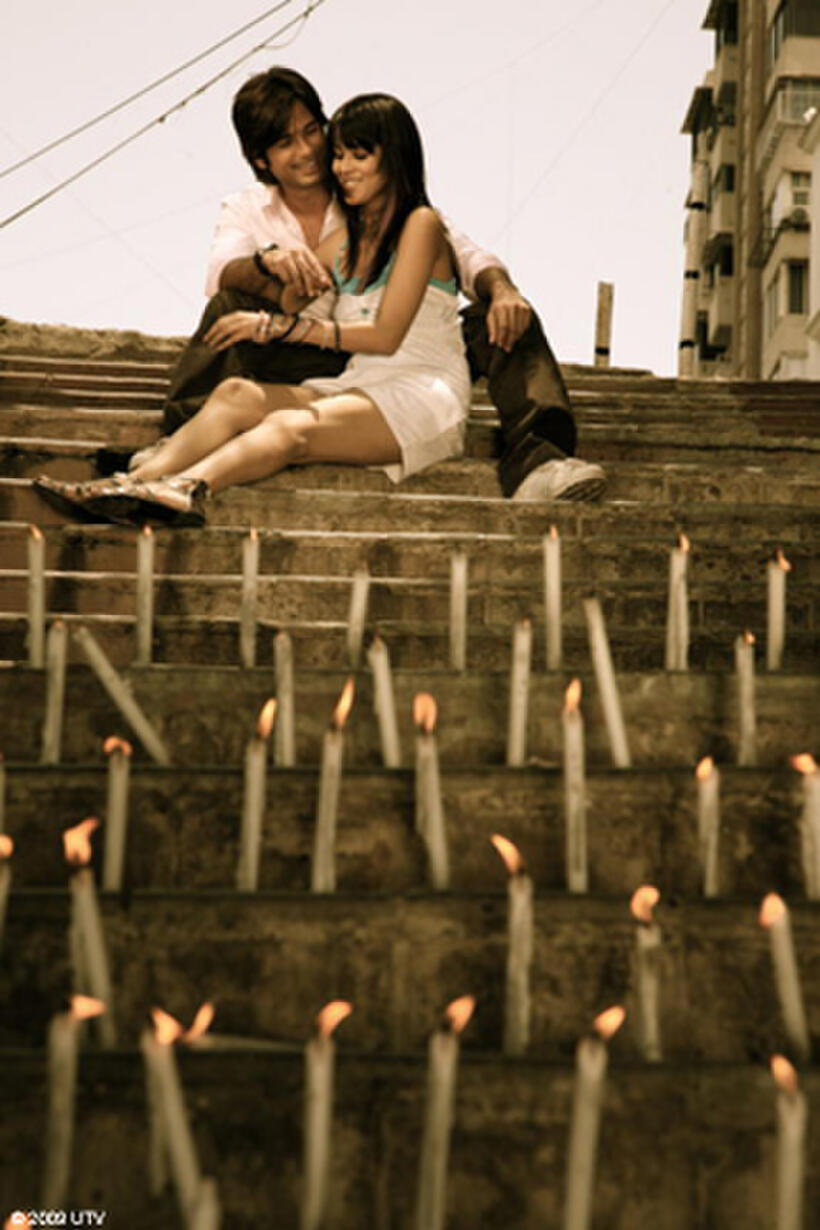 Shahid Kapur as Sameer and Genelia D'Souza as Tina in "Chance Pe Dance."