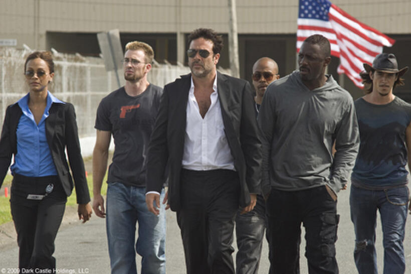 Zoe Saldana as Aisha, Chris Evans as Jensen, Jeffrey Dean Morgan as Clay, Columbus Short as Pooch, Idris Elba as Roque and Oscar Jaenada as Cougar in "The Losers."