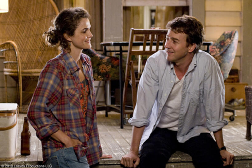Keri Russell as Janet and Edward Norton as Bill Kincaid in "Leaves of Grass."