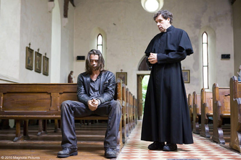 Colin Farrell as Syracuse and Stephen Rea as the priest in "Ondine."