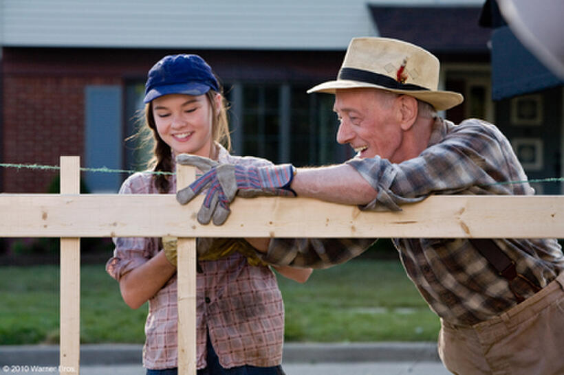 Madeline Carroll as Juli and John Mahoney as Chet in "Flipped."