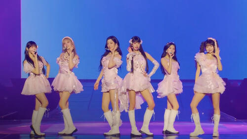IVE THE 1ST WORLD TOUR in CINEMA (2025) Showtimes | Fandango