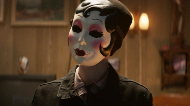 The Strangers: Chapter 1: Movie Clip - A Nail in the Hand