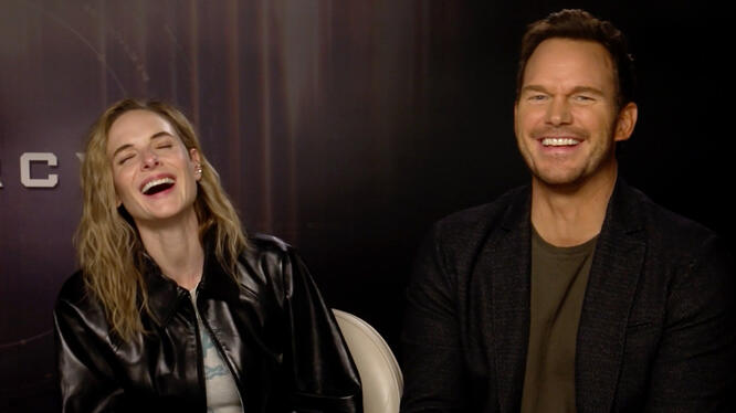 Chris Pratt Asked to Be Strapped Down in His Chair in 'Mercy'