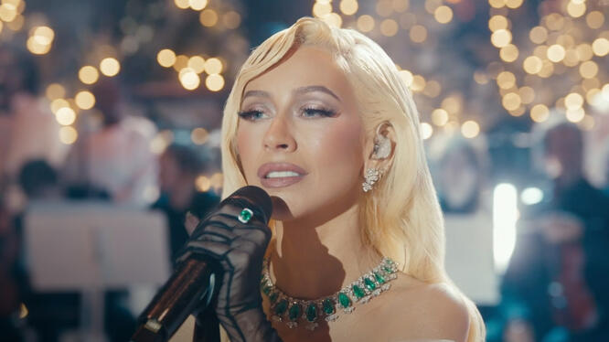 Christina Aguilera: Christmas in Paris