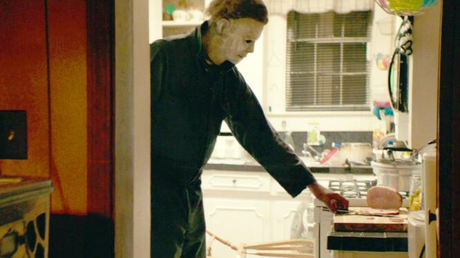 Halloween: Movie Clip - Michael Myers Arrives in Haddonfield