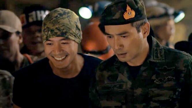 Thirteen Lives: Movie Clip - They're Alive