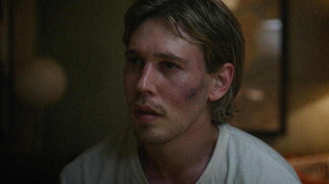 Caught Stealing: Extended Preview