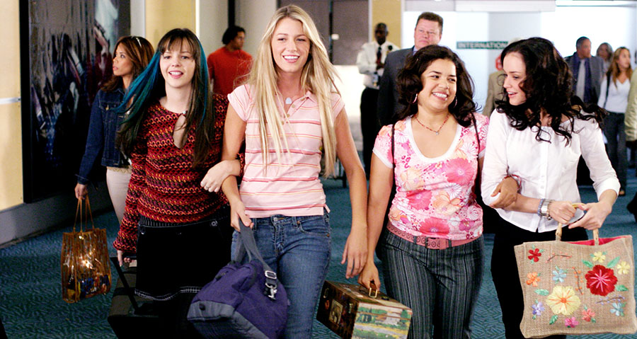 Amber Tamblyn, Blake LIvely, America Ferrera an Alexis Bledel in The SIsterhood of the Traveling Pants