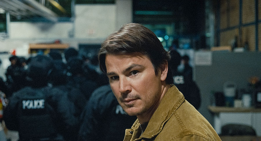 Josh Hartnett in Trapped