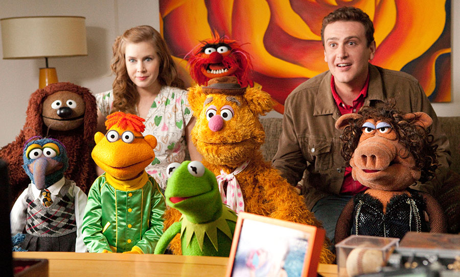 Amy Adams, Jason Segal and Muppets in The Muppets