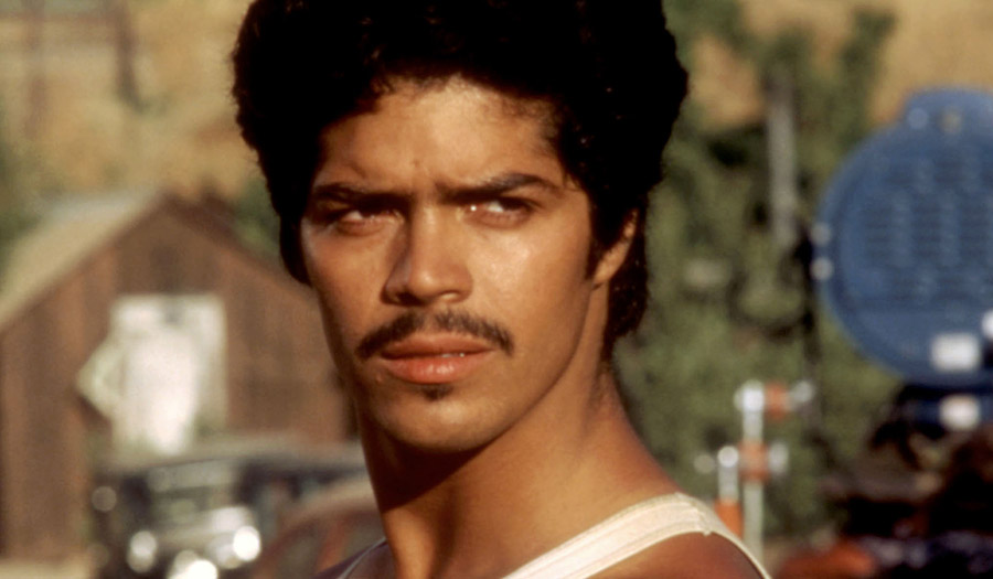 Esai Morales in La Bamba
